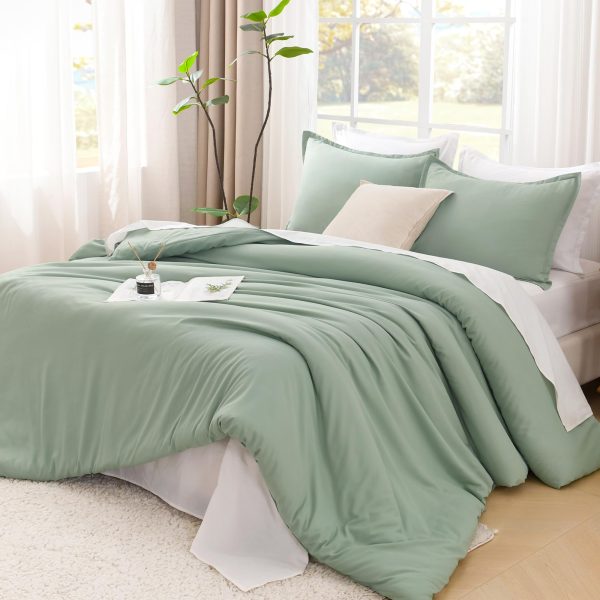 Oversized King Comforter Set 120x98, 3 Pieces Sage Green Lightweight Solid Bedding Set, All Season Fluffy Bed Set Quilt Blanket (1 Comforter & 2 Pillowcases)